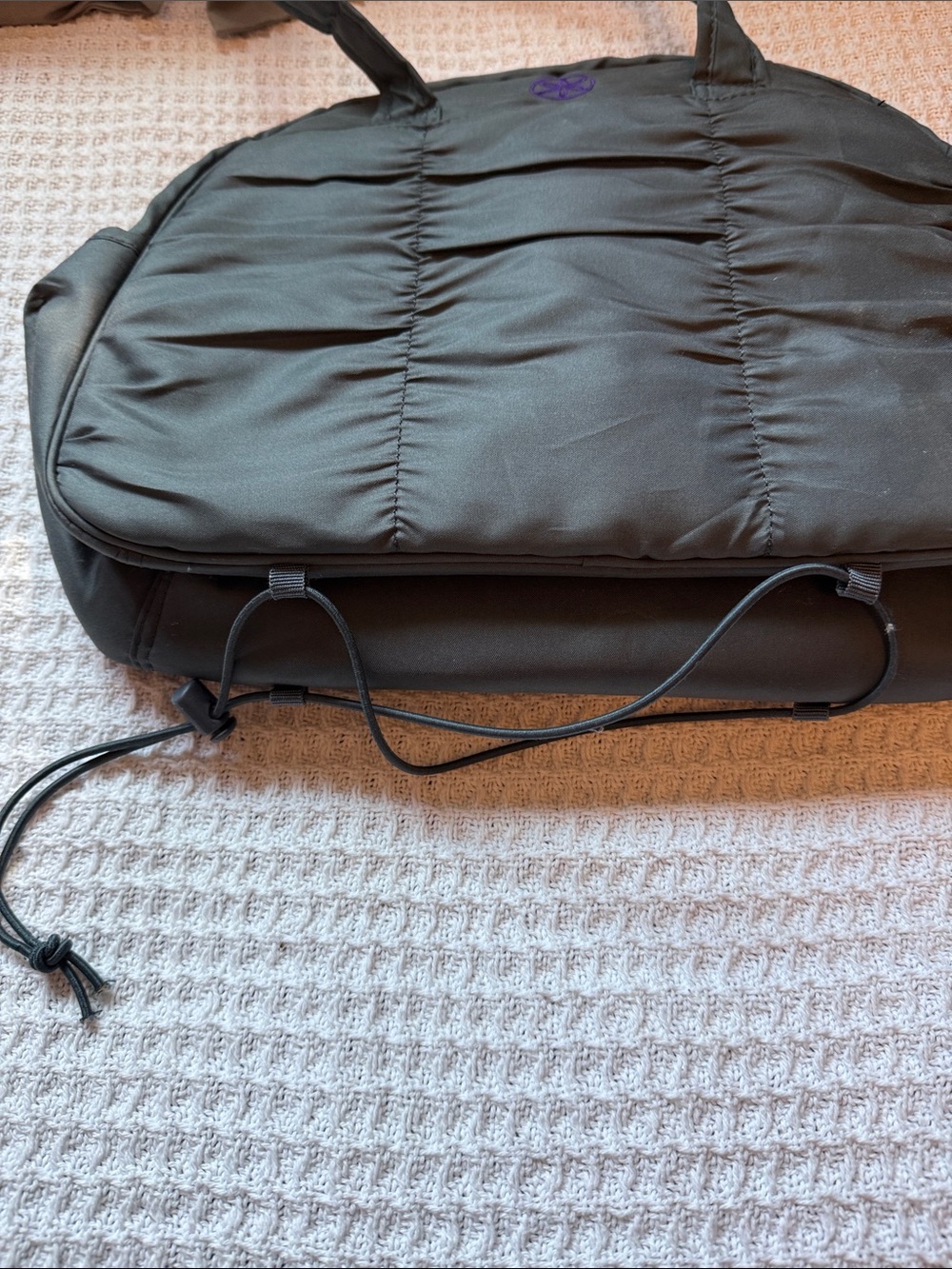 Women's Gray Quilted Gym Bag with straps for yoga mat - Picture 3 of 3